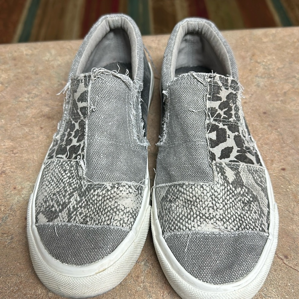 Size 7.5 blowfish slide on